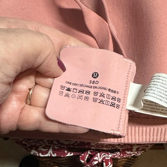 Pink Sports Bra Sz 38D by Lululemon new condition - Picture 4 of 7